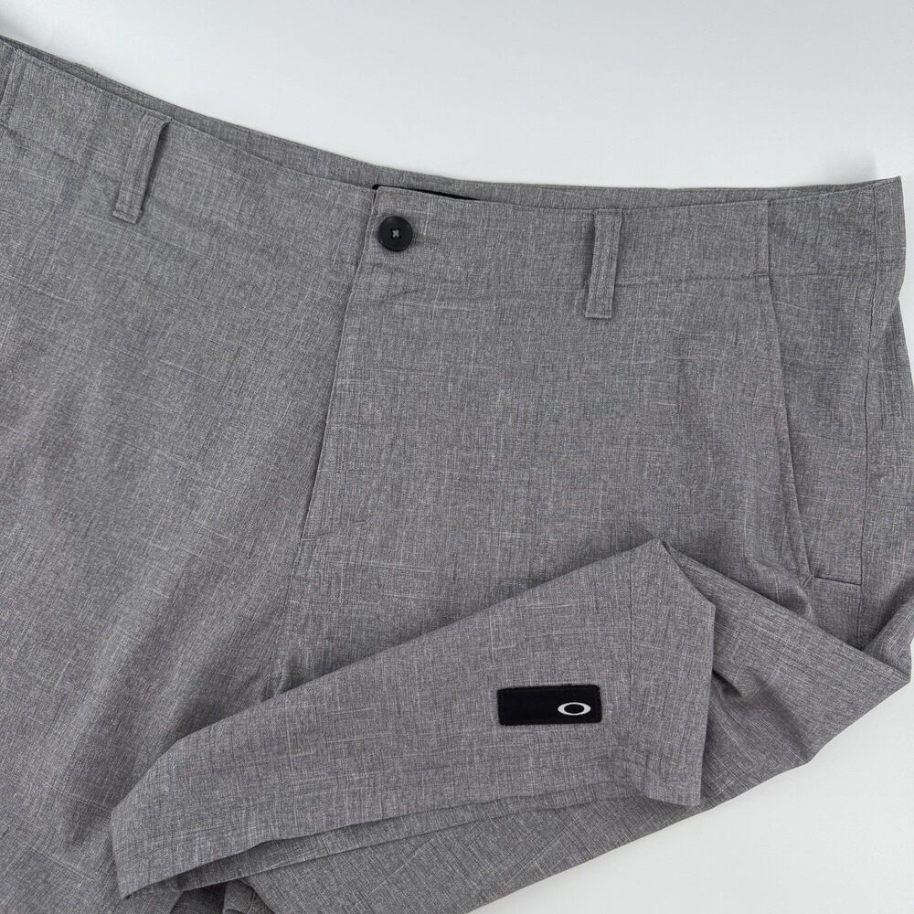Oakley Regular Fit Performance Shorts Men 40 Heathered Gray Golf Pockets Casual
